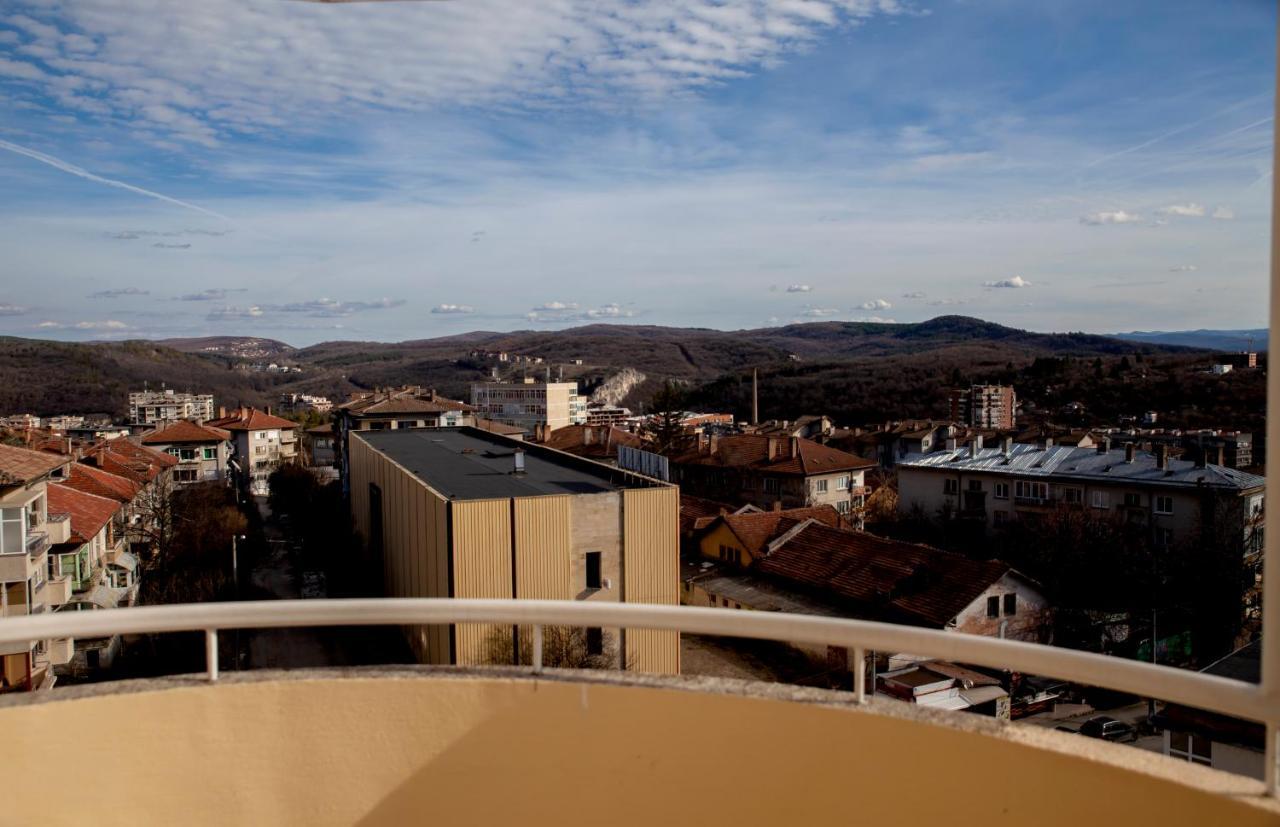 Stadium Apartments Veliko Tarnovo Eksteriør billede