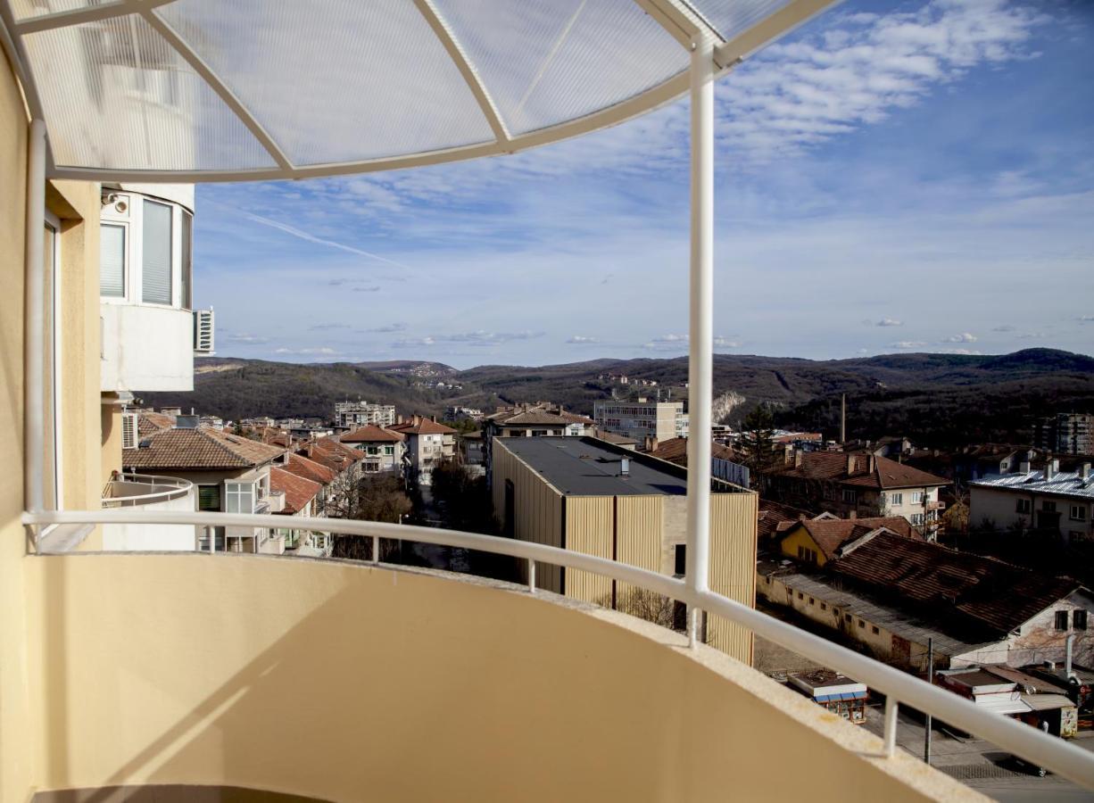 Stadium Apartments Veliko Tarnovo Eksteriør billede